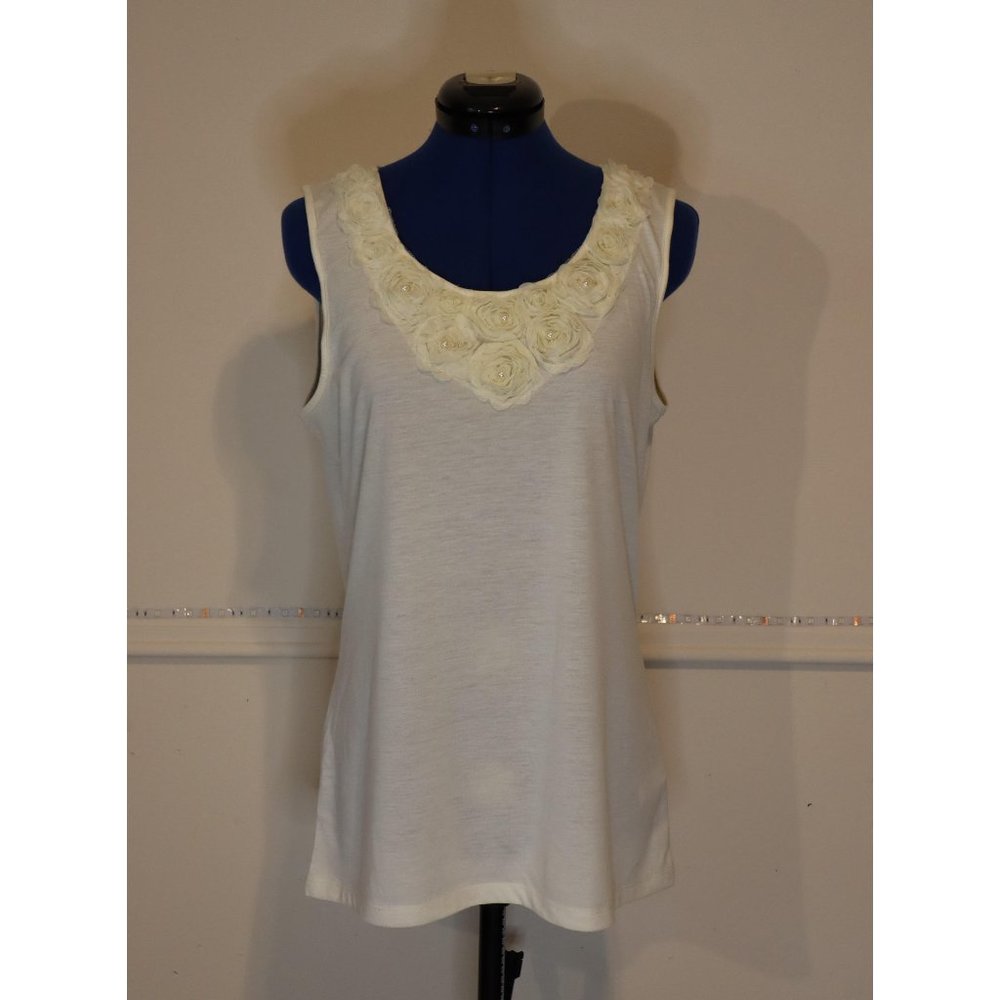 Carolyn Taylor off-white floral sleevless top